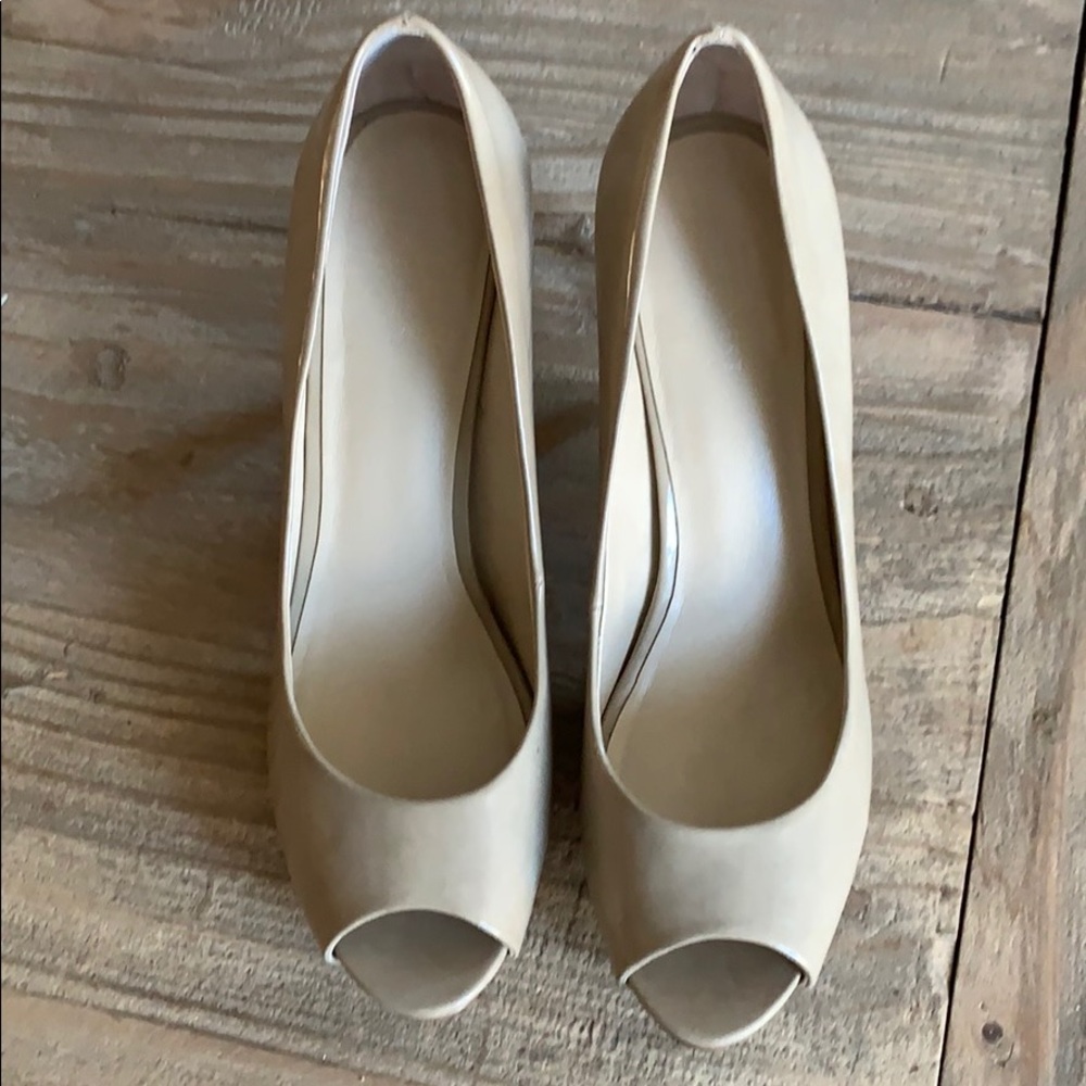 Size 9.5 Nine West Peep Toe Pumps